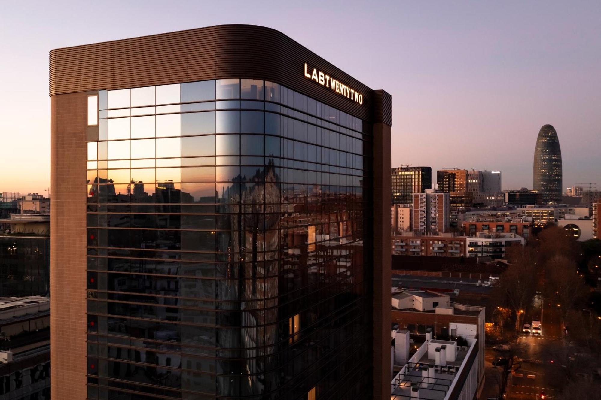 Labtwentytwo Barcelona, A Tribute Portfolio Hotel By Marriott מראה חיצוני תמונה