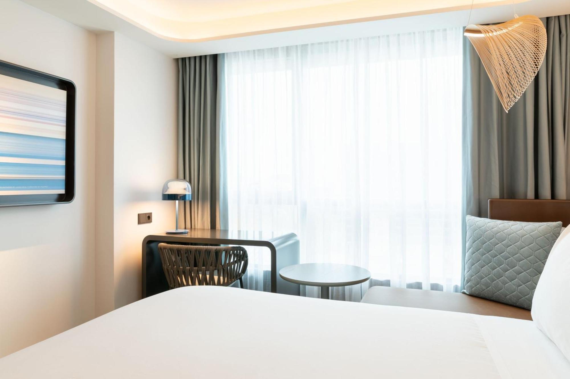 Labtwentytwo Barcelona, A Tribute Portfolio Hotel By Marriott מראה חיצוני תמונה