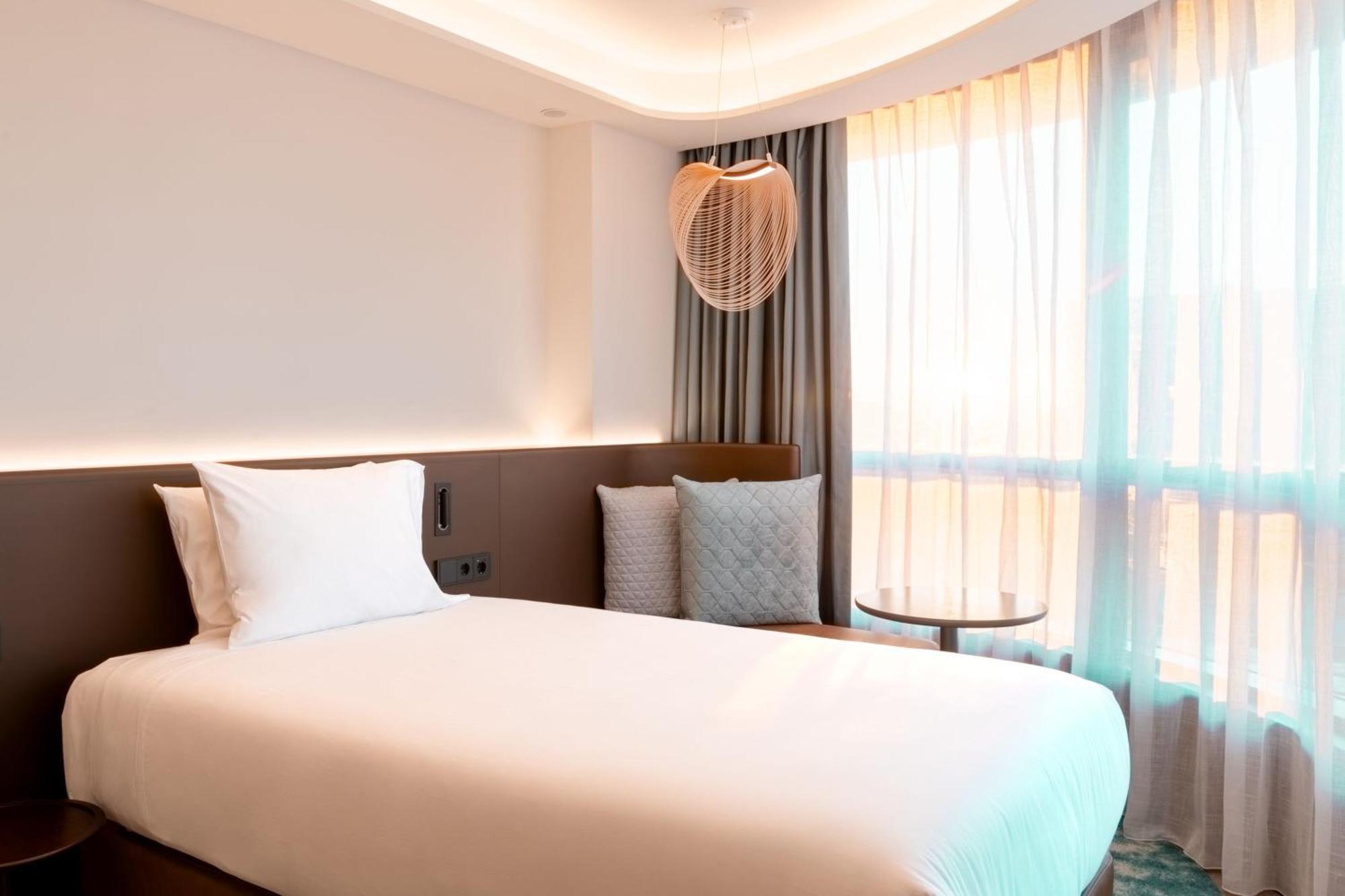 Labtwentytwo Barcelona, A Tribute Portfolio Hotel By Marriott מראה חיצוני תמונה