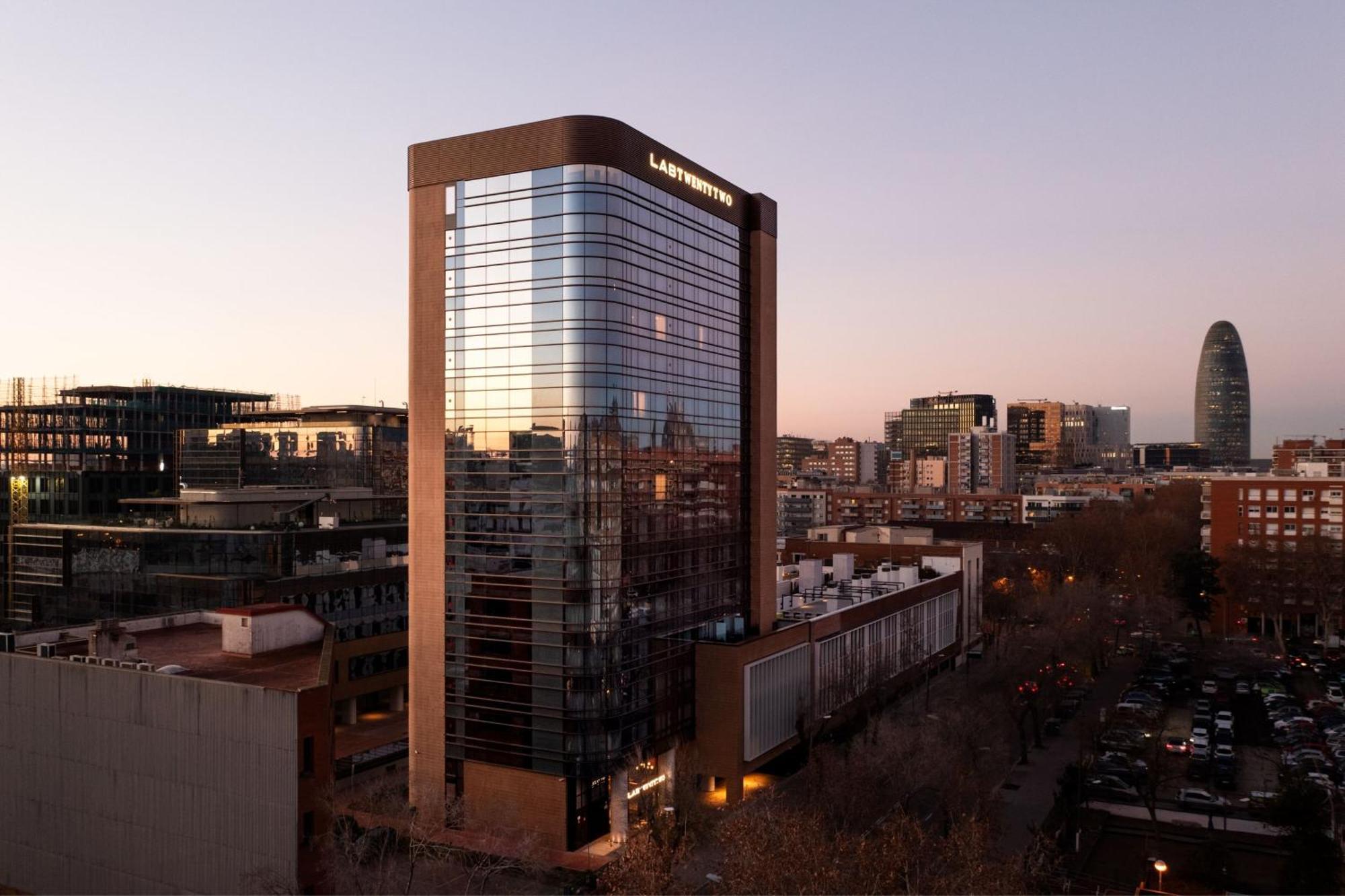 Labtwentytwo Barcelona, A Tribute Portfolio Hotel By Marriott מראה חיצוני תמונה